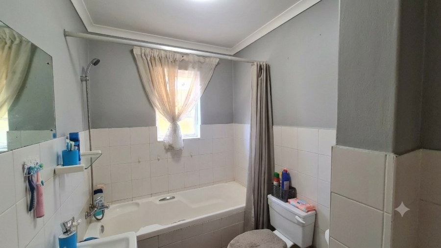 2 Bedroom Property for Sale in Knysna Central Western Cape